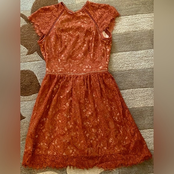 NWT Stylestalker Laylor Circle Lace Mini Dress in Sedona - Picture 3 of 9